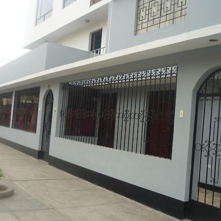 Strenua - Las Quintanas Hostel Trujillo Kültér fotó