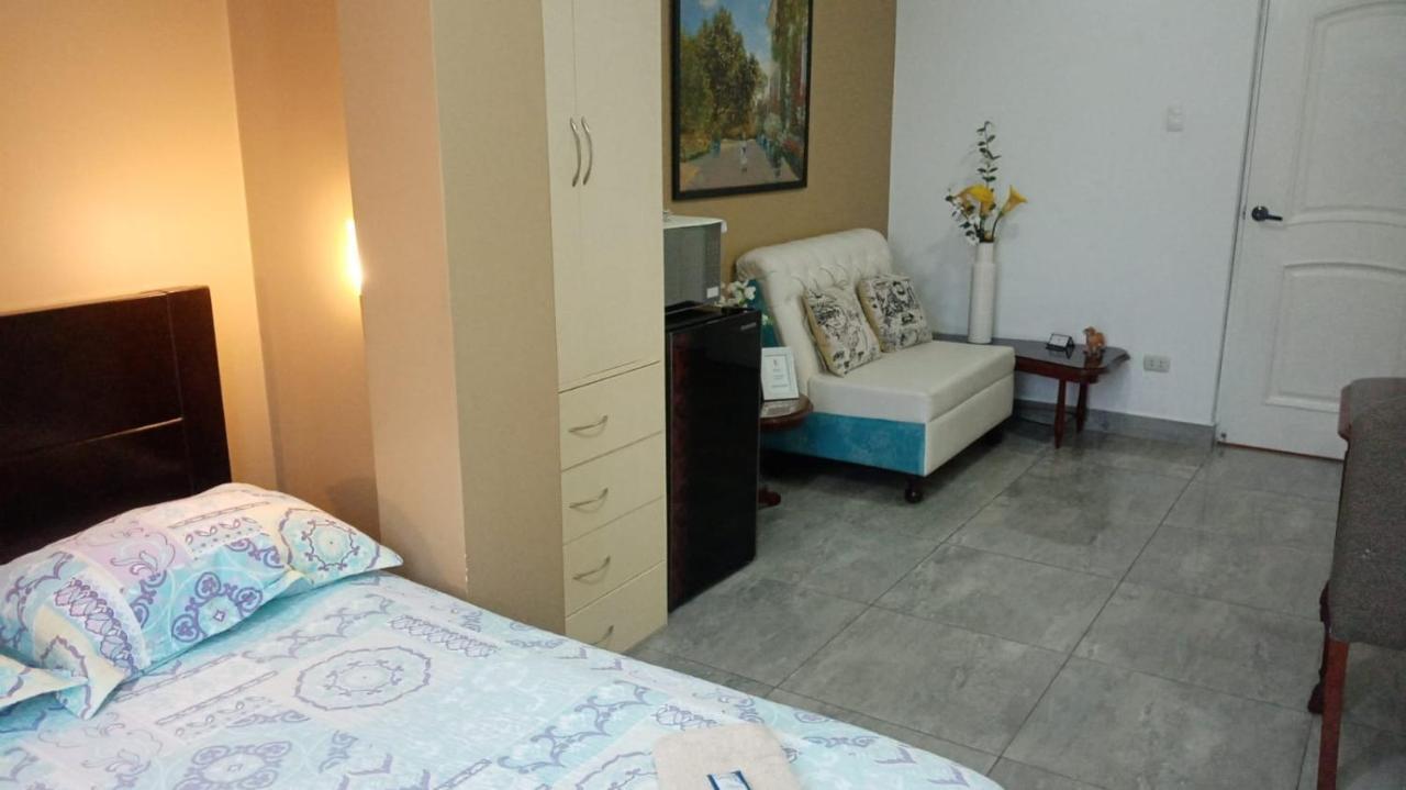 Strenua - Las Quintanas Hostel Trujillo Kültér fotó