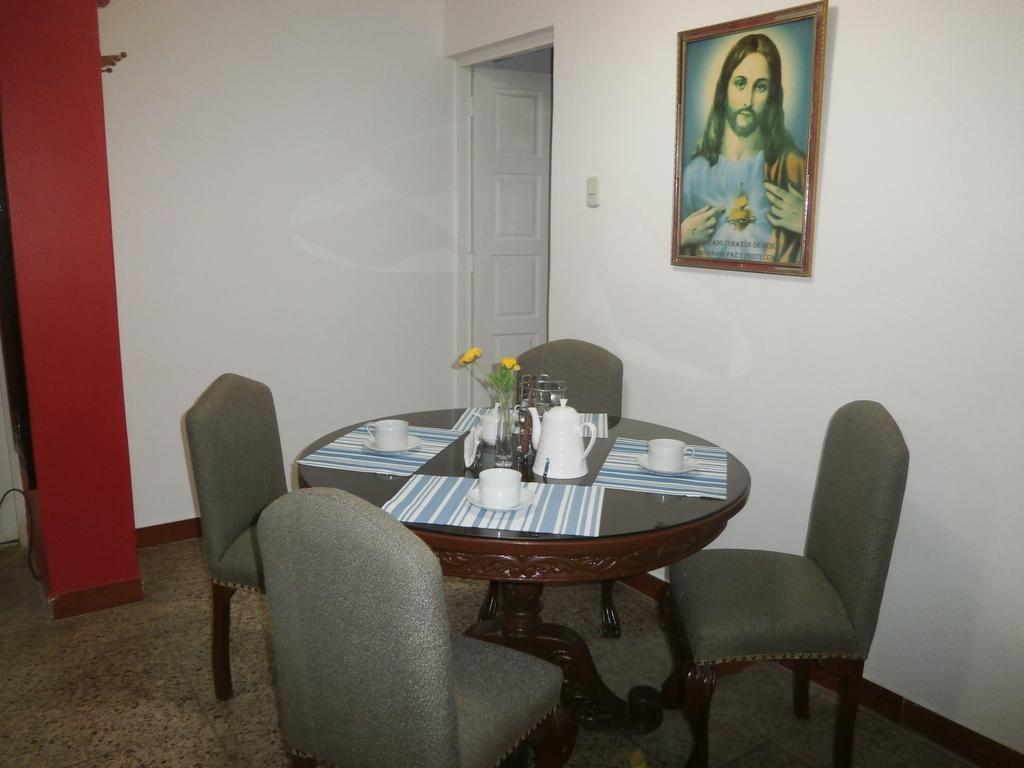Strenua - Las Quintanas Hostel Trujillo Kültér fotó