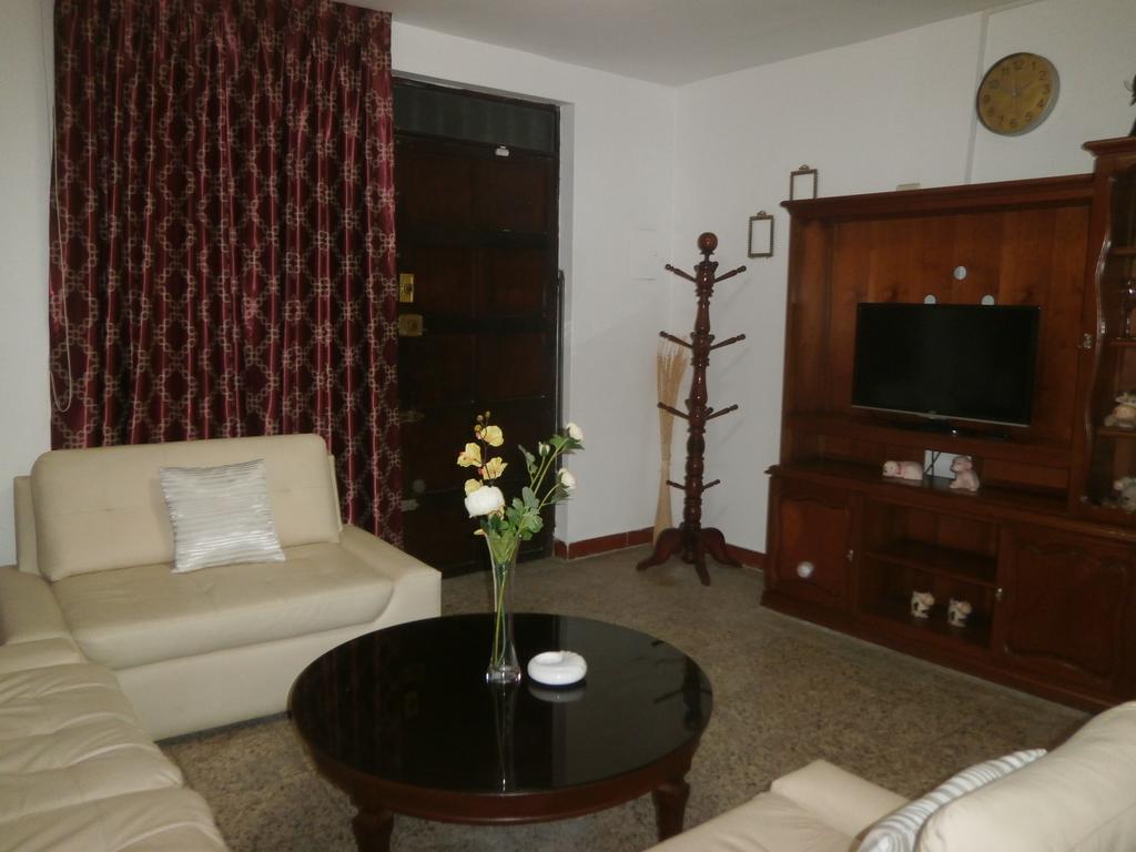 Strenua - Las Quintanas Hostel Trujillo Kültér fotó