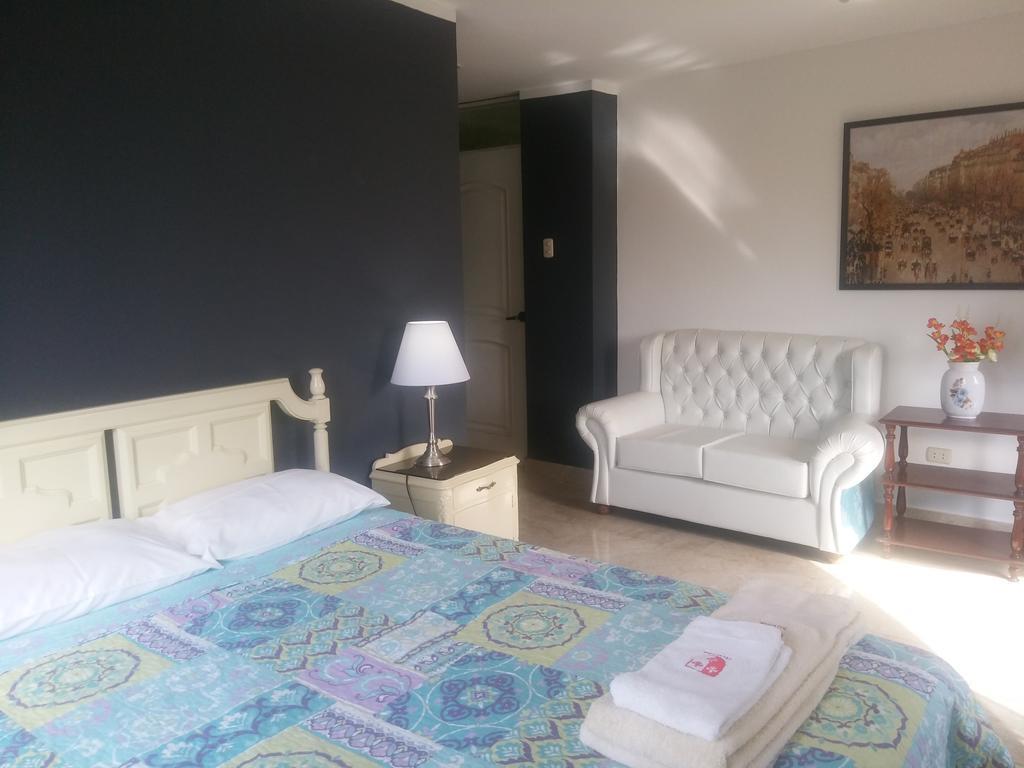 Strenua - Las Quintanas Hostel Trujillo Kültér fotó