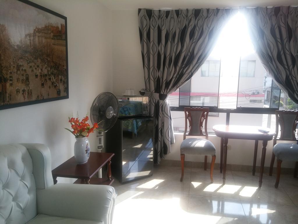 Strenua - Las Quintanas Hostel Trujillo Kültér fotó